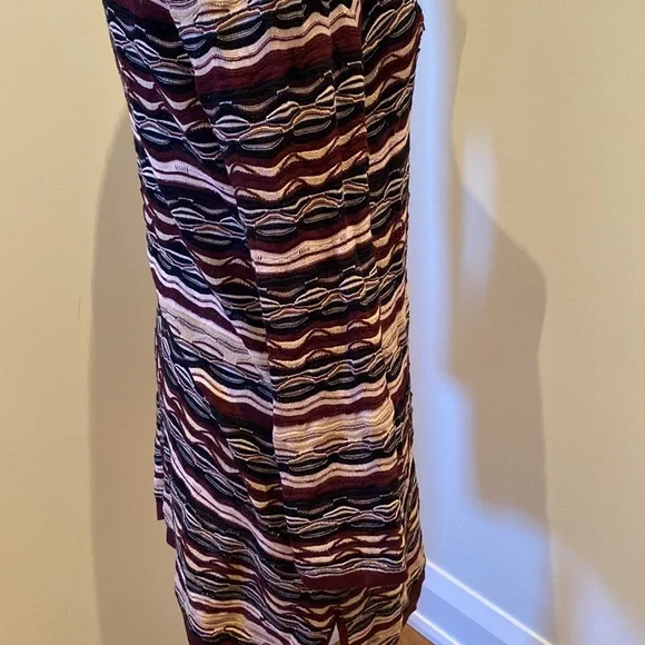 CLOSET CLEAR OUT White House Black Market multi coloured tunic - Picture 2 of 4